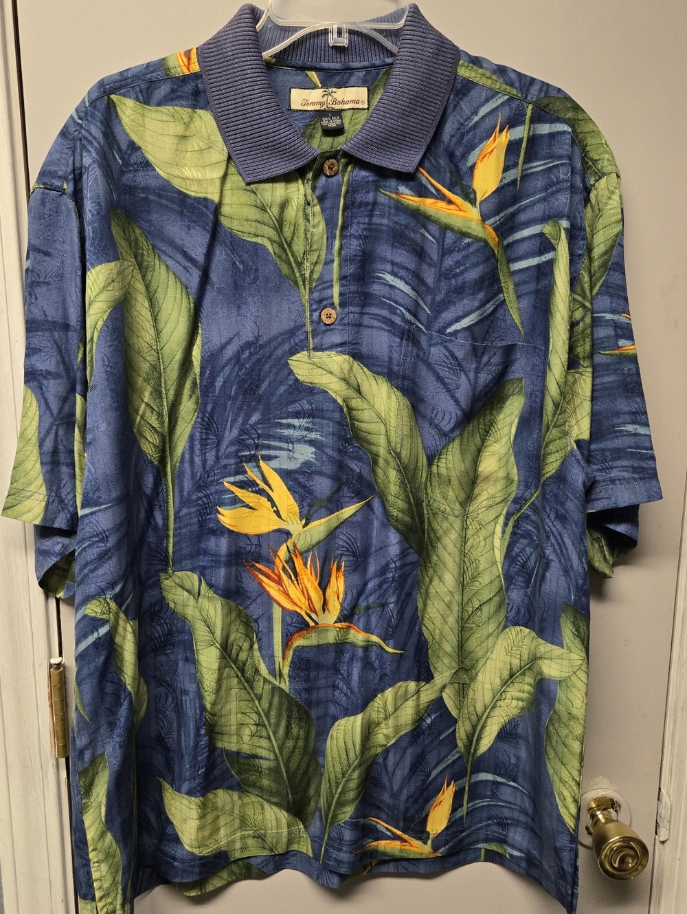 Tommy Bahama Men's Large 100% Silk  Shirt